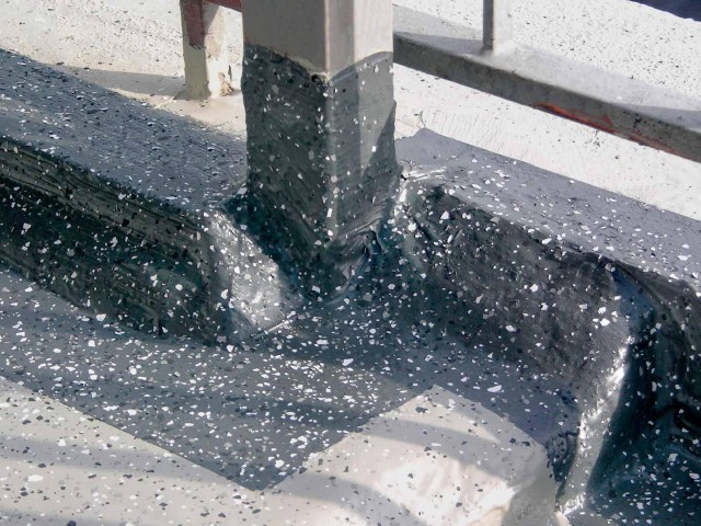 Detailabdichtung einer Geländerstütze Einsatzgebiet Balkon